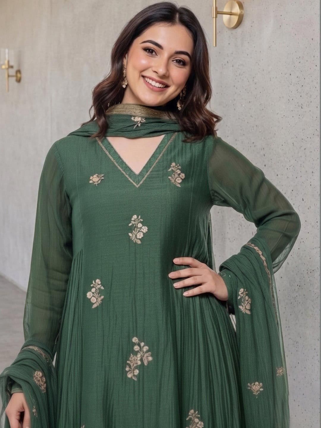 Keitra Ethnic Motifs Embroidered Tiered Thread Work Kurta with Trousers & With Dupatta thumbnail 2