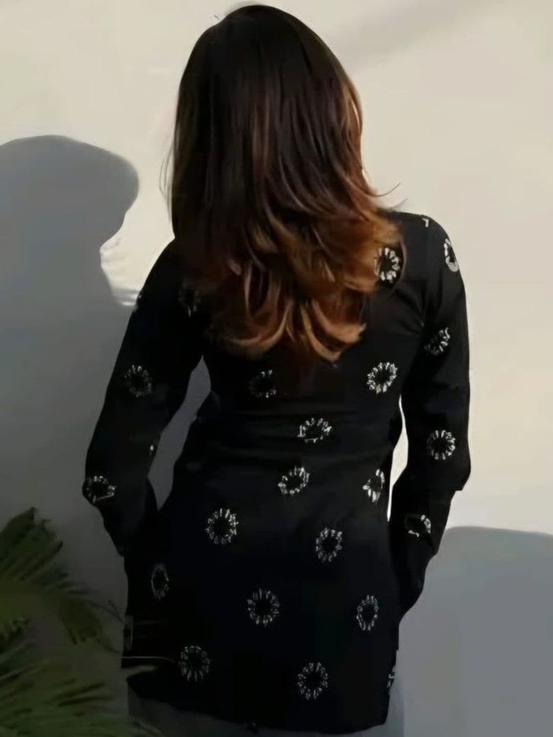 Chasvi Floral Printed V-Neck Kurti thumbnail 4