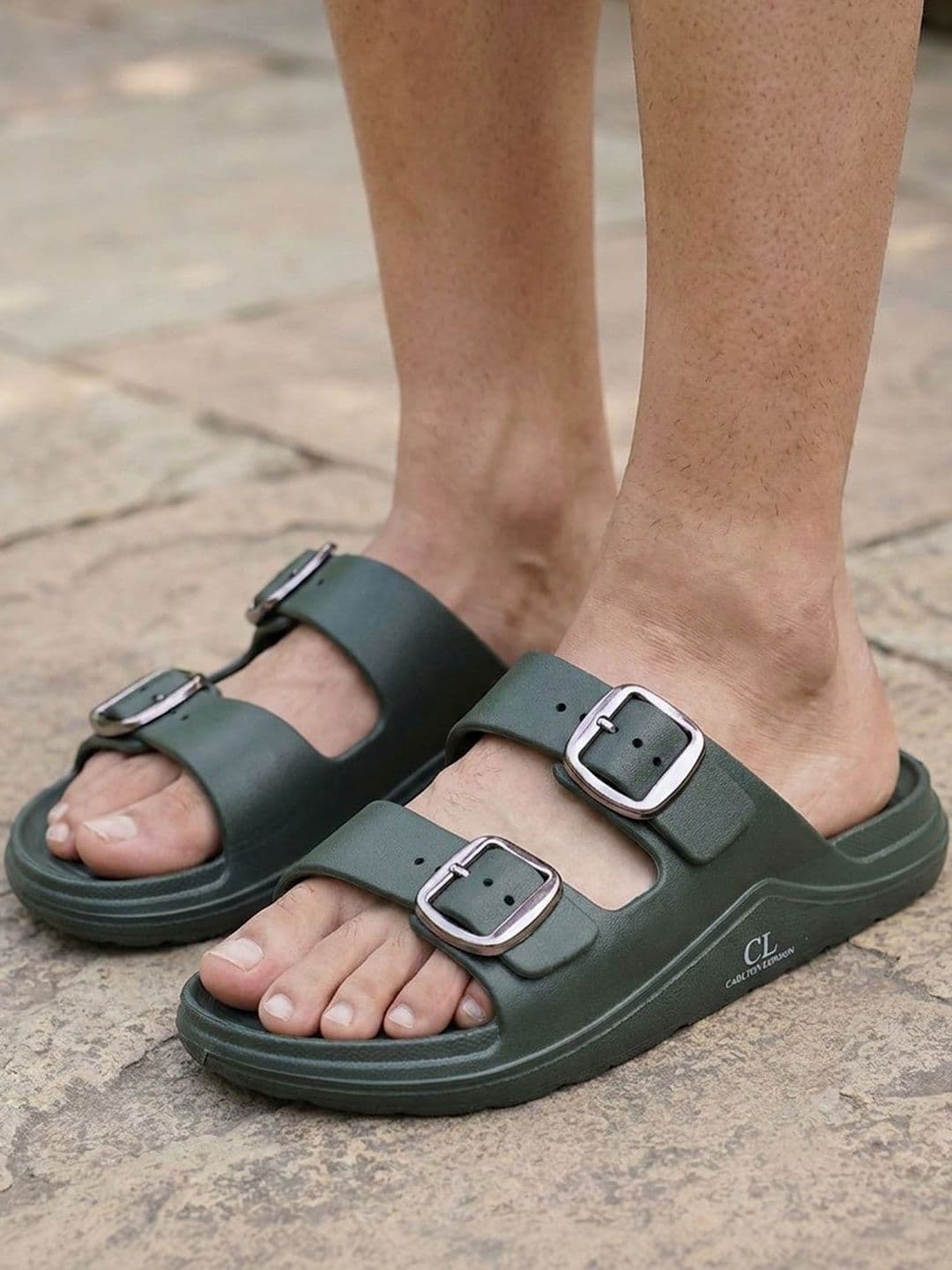 Carlton London Men Solid Regular Sliders thumbnail 6