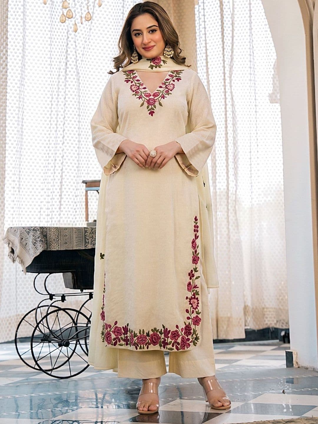 SZN Women Floral Embroidered Regular Thread Work Kurta with Palazzos & With Dupatta thumbnail 4