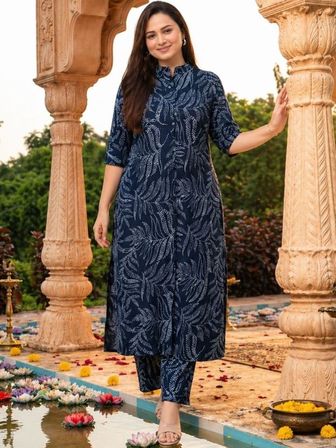 Klere Women Ethnic Motifs Printed Regular Kurta with Palazzos thumbnail 2