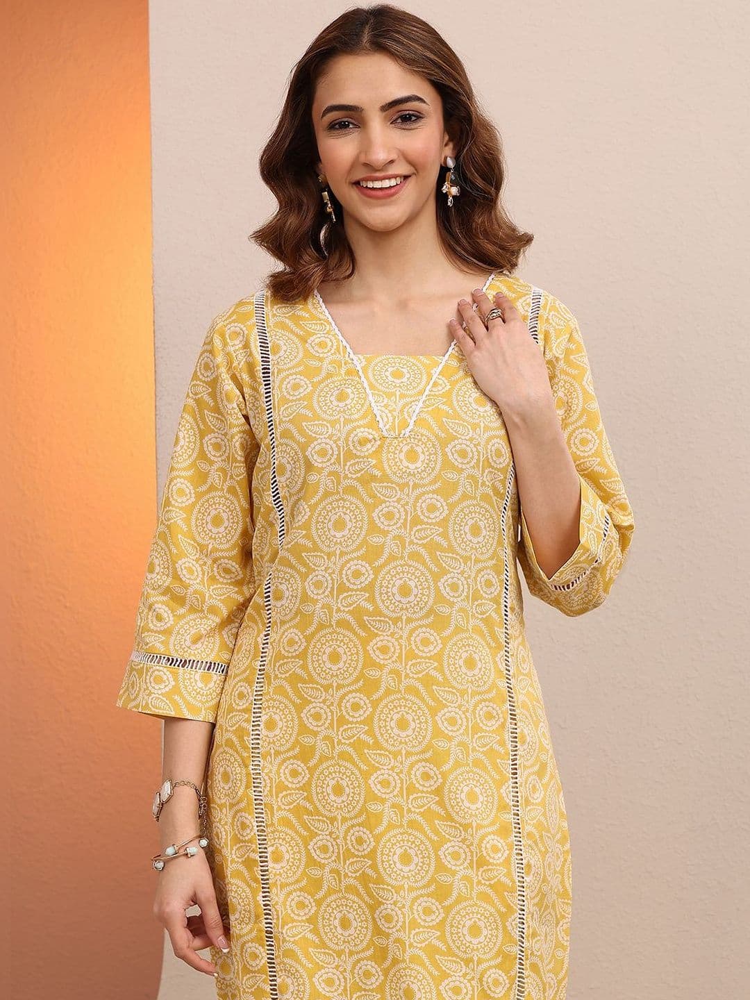 Libas Women Ethnic Motifs Printed Regular Kurta with Trousers & With Dupatta thumbnail 5