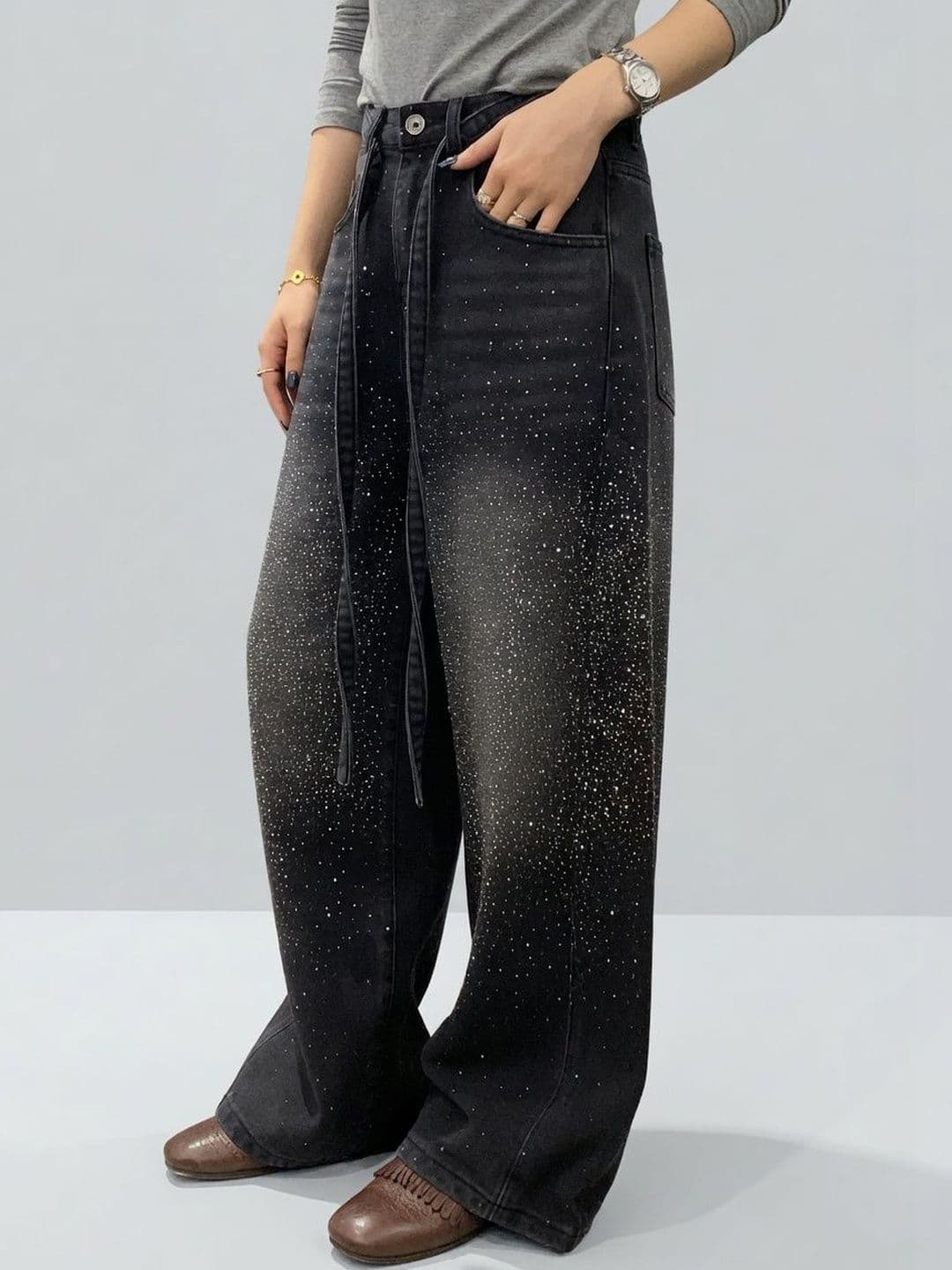 Suo Women Wide Leg Mid-Rise Light Fade Embellished Jeans thumbnail 5