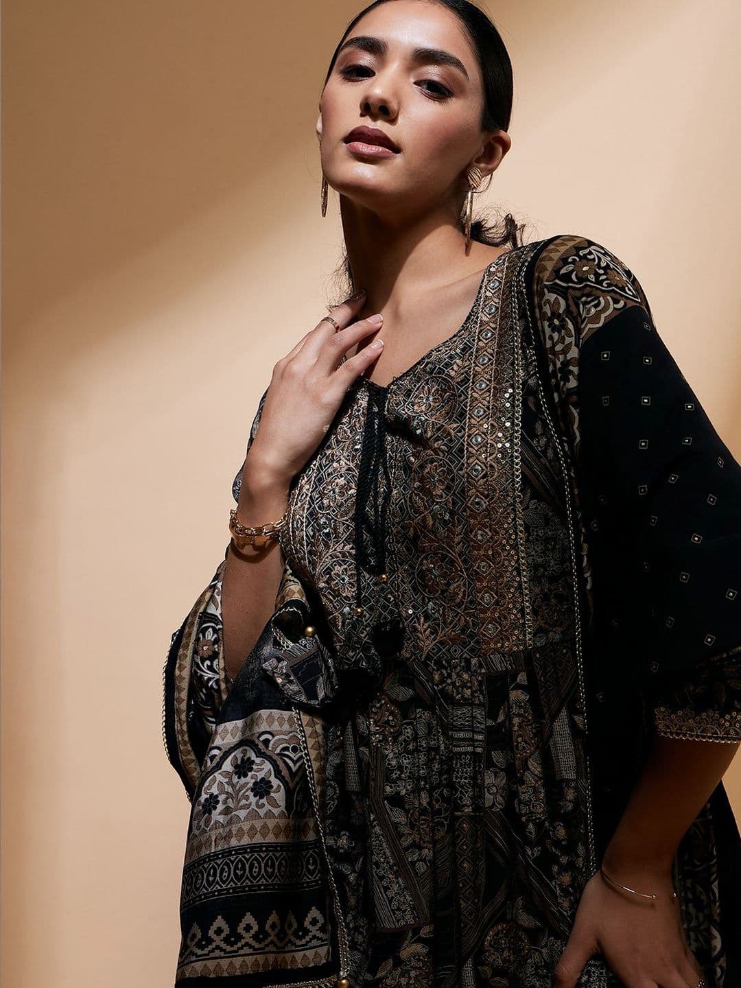 all about you Women Ethnic Motifs Printed Empire Thread Work Chanderi Silk Kurta with Trousers & With Dupatta thumbnail 4