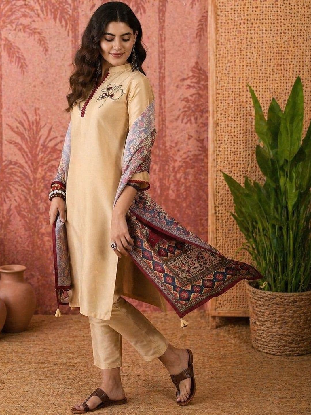 Sangria Women Beads Design Mandarin Neck Kurta Set With Tasseled Dupatta thumbnail 3