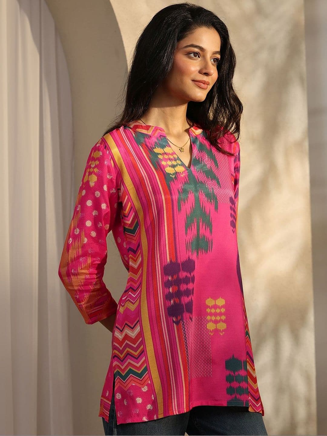 Libas Women Pink Printed Muslin Straight Short Kurti thumbnail 4