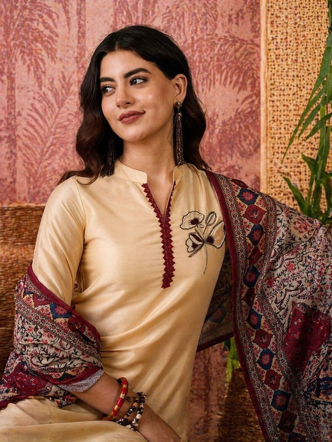 Sangria Women Beads Design Mandarin Neck Kurta Set With Tasseled Dupatta thumbnail 6