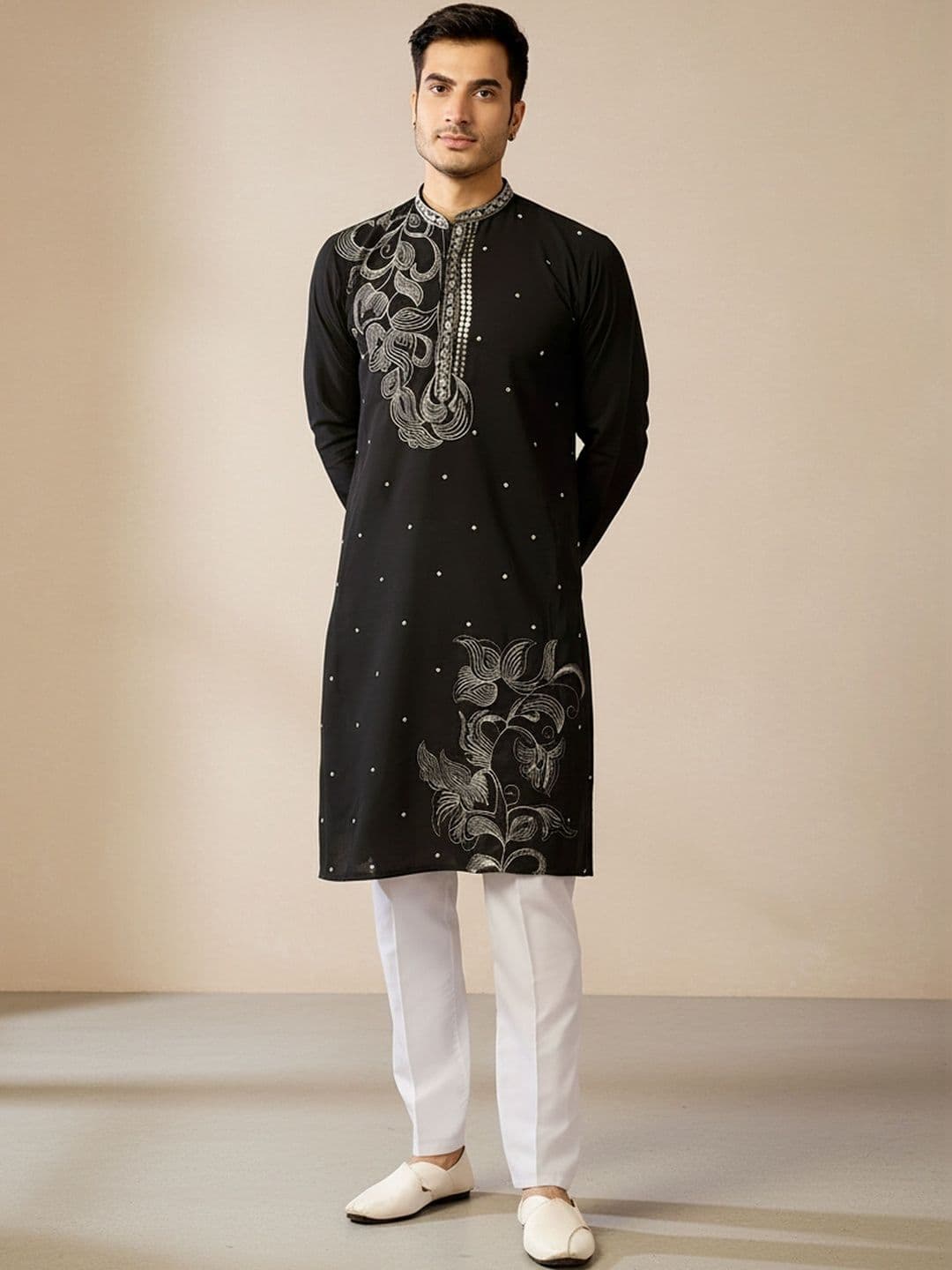 RANGRAAG Men Embroidered Thread Work Kurta thumbnail 4