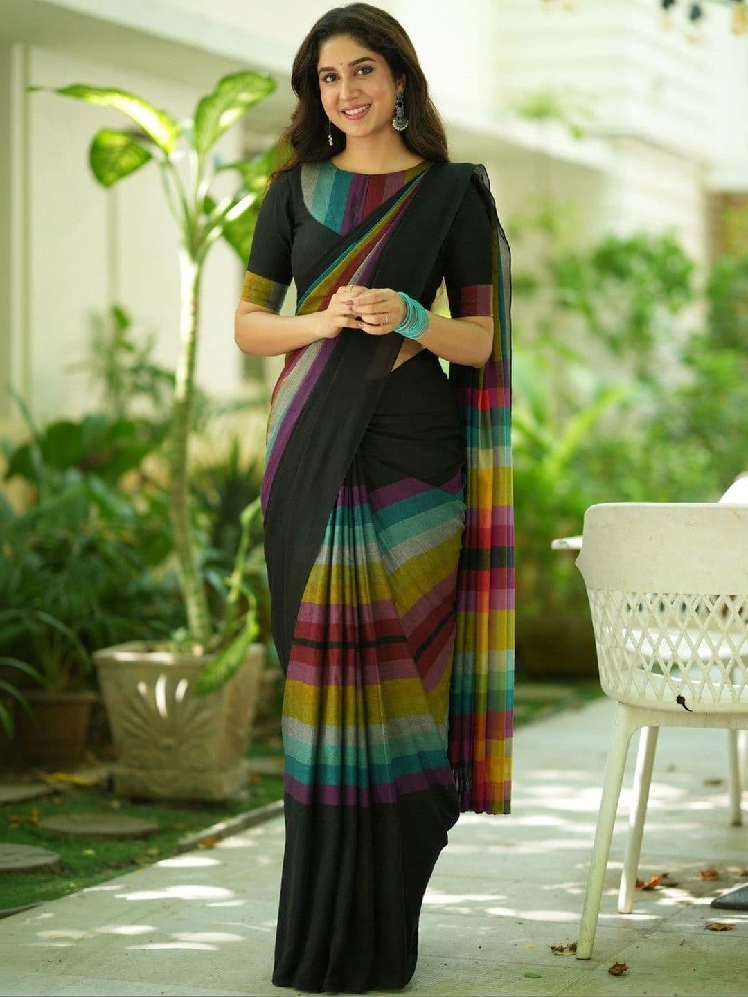 Silkena Striped Linen Blend Handloom Saree thumbnail 2