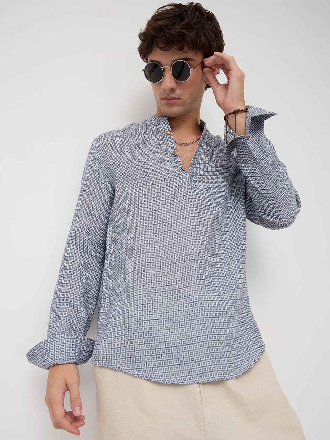 VASTRADO Navy Geometric Maze Textured Kurta thumbnail 2