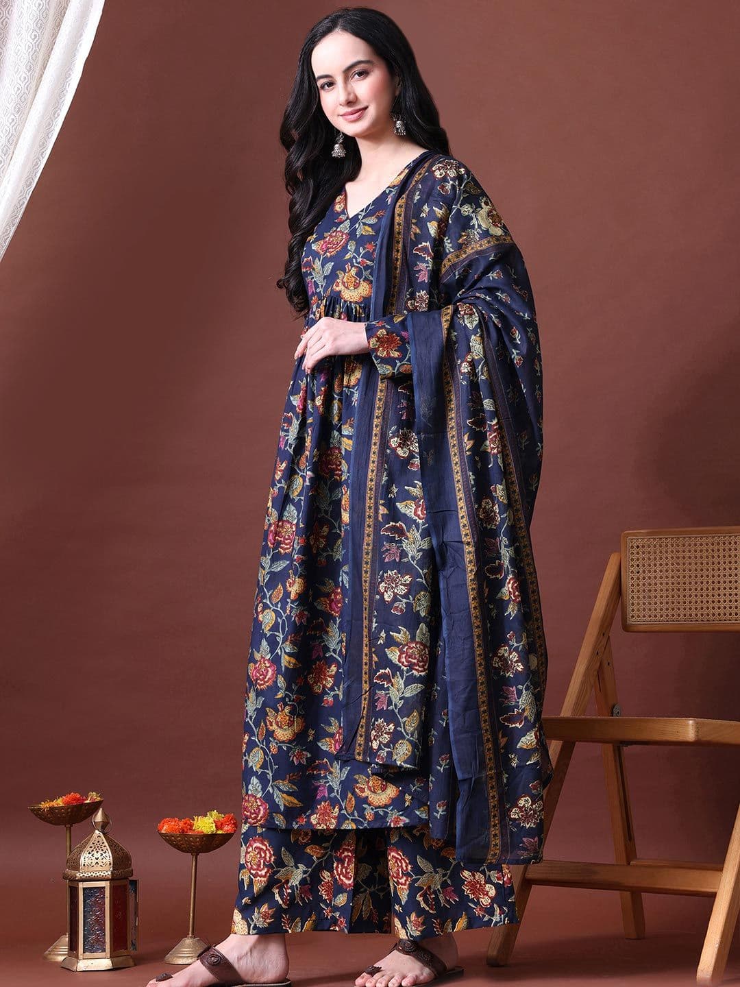 MEERA FAB Women Floral Printed Regular Pure Cotton Kurta with Trousers & With Dupatta thumbnail 6