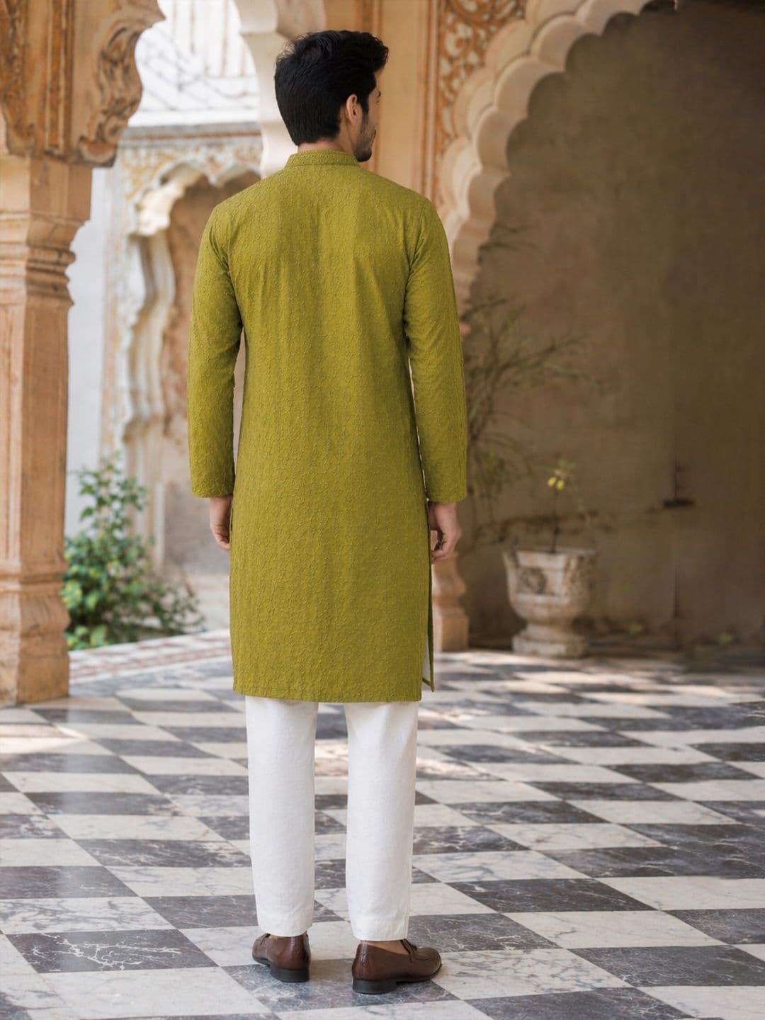 House of Pataudi Woven Design Mandarin Collar Chikankari Straight Kurta thumbnail 7