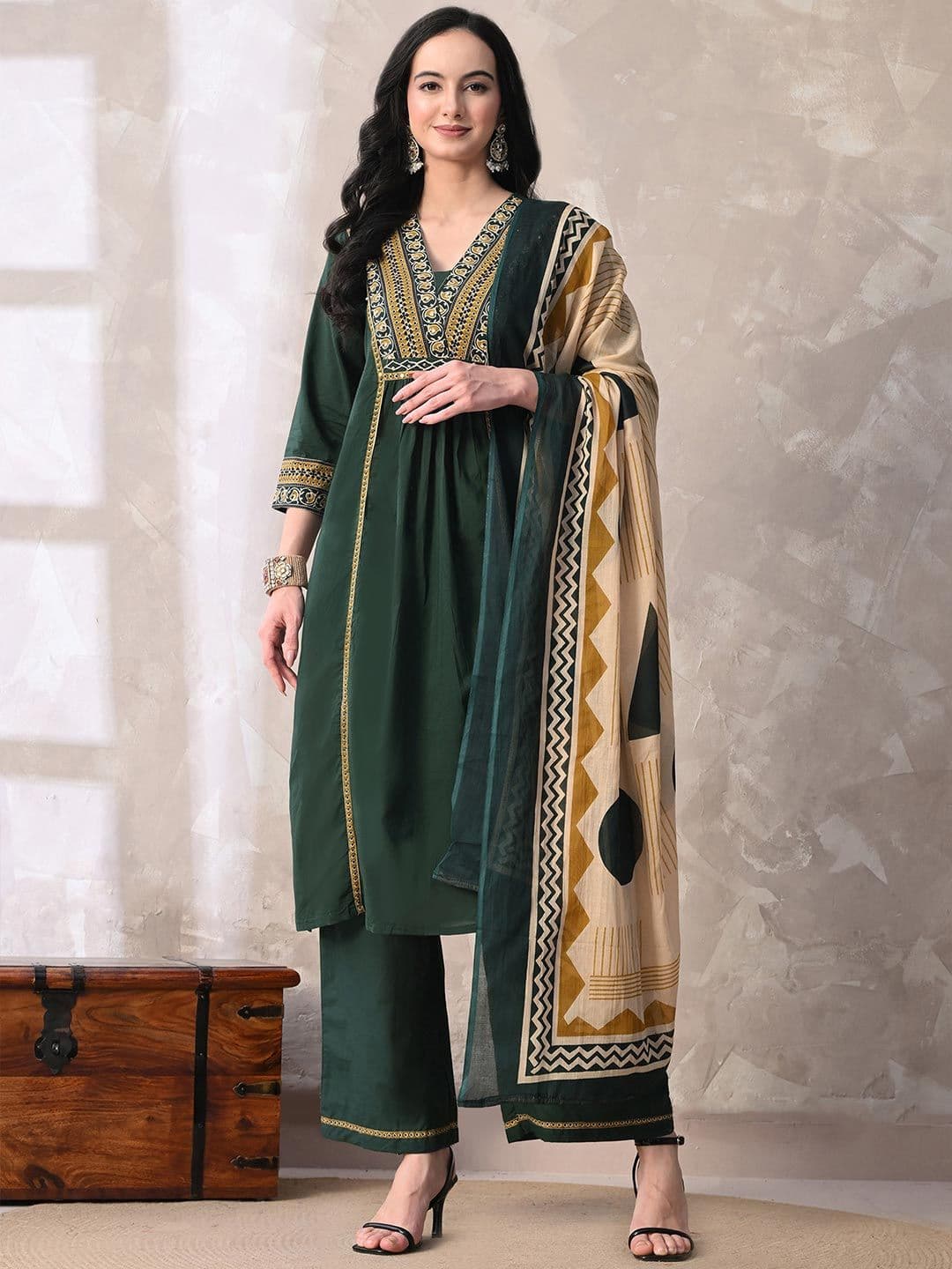 MEERA FAB Women Floral Printed Regular Sequinned Pure Cotton Kurta with Palazzos & With Dupatta thumbnail 3