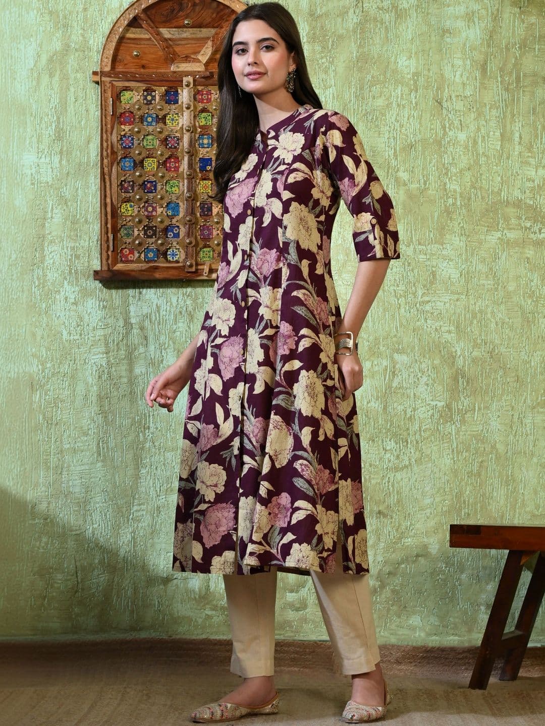 Tulsiram Women Floral Printed Floral Kurta thumbnail 2