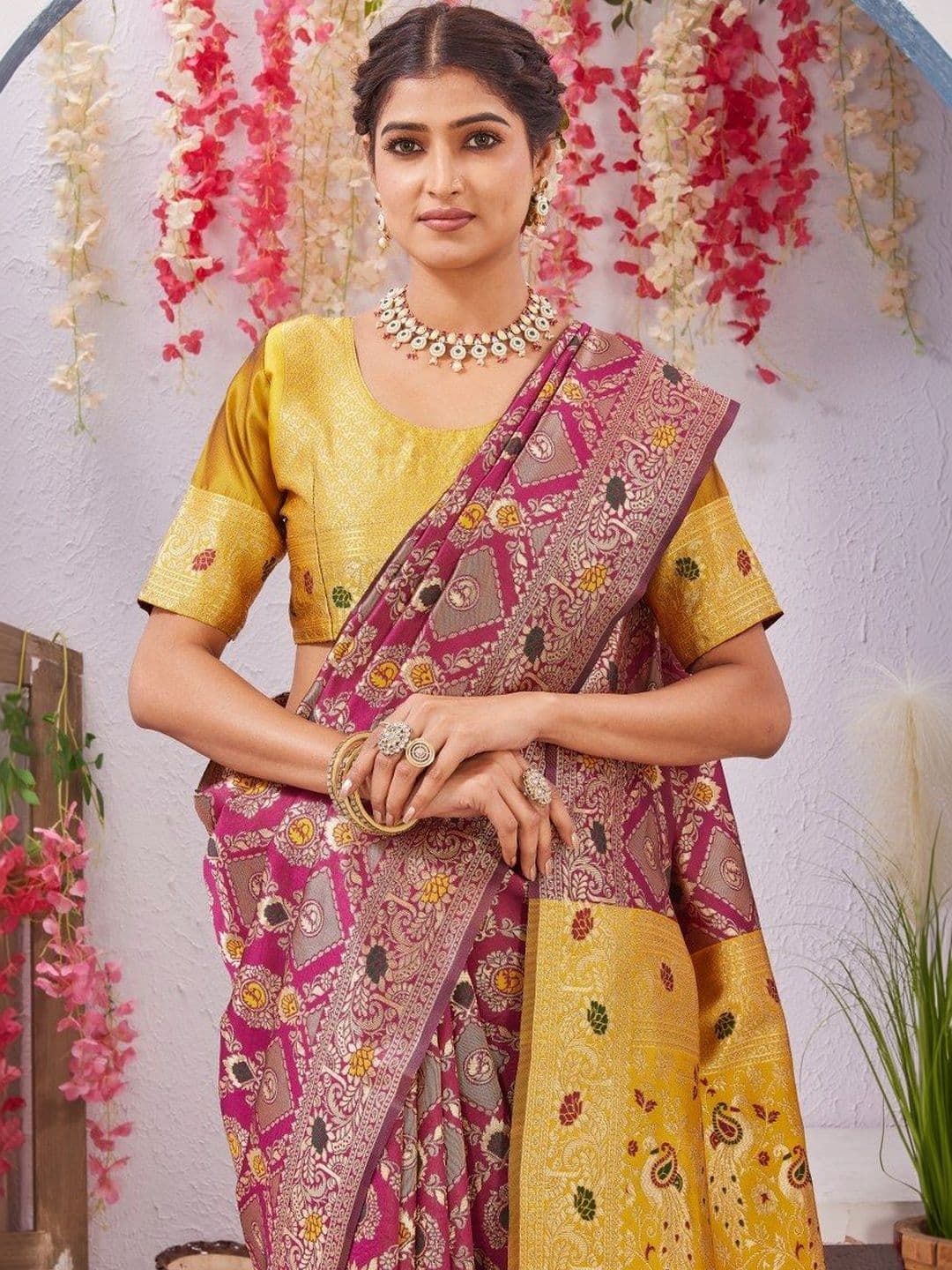 Mitera Ethnic Motifs Zari Silk Cotton Heavy Work Patola Saree thumbnail 5