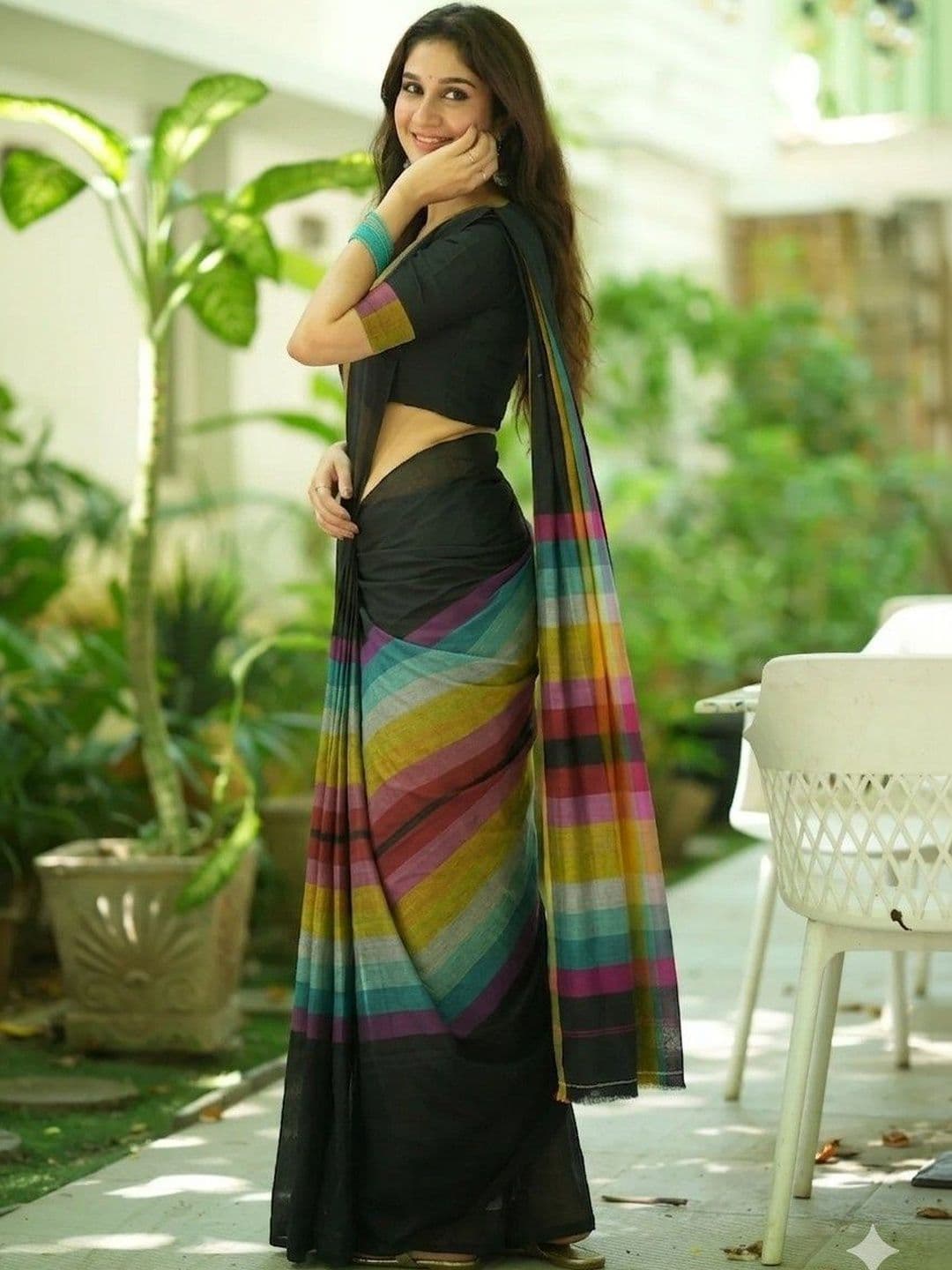 Silkena Striped Linen Blend Handloom Saree thumbnail 4