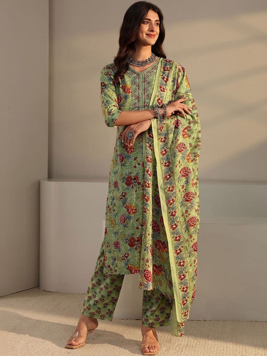 Gerua By Libas Libas Green Floral Printed Straight Suit Set with Dupatta thumbnail 2