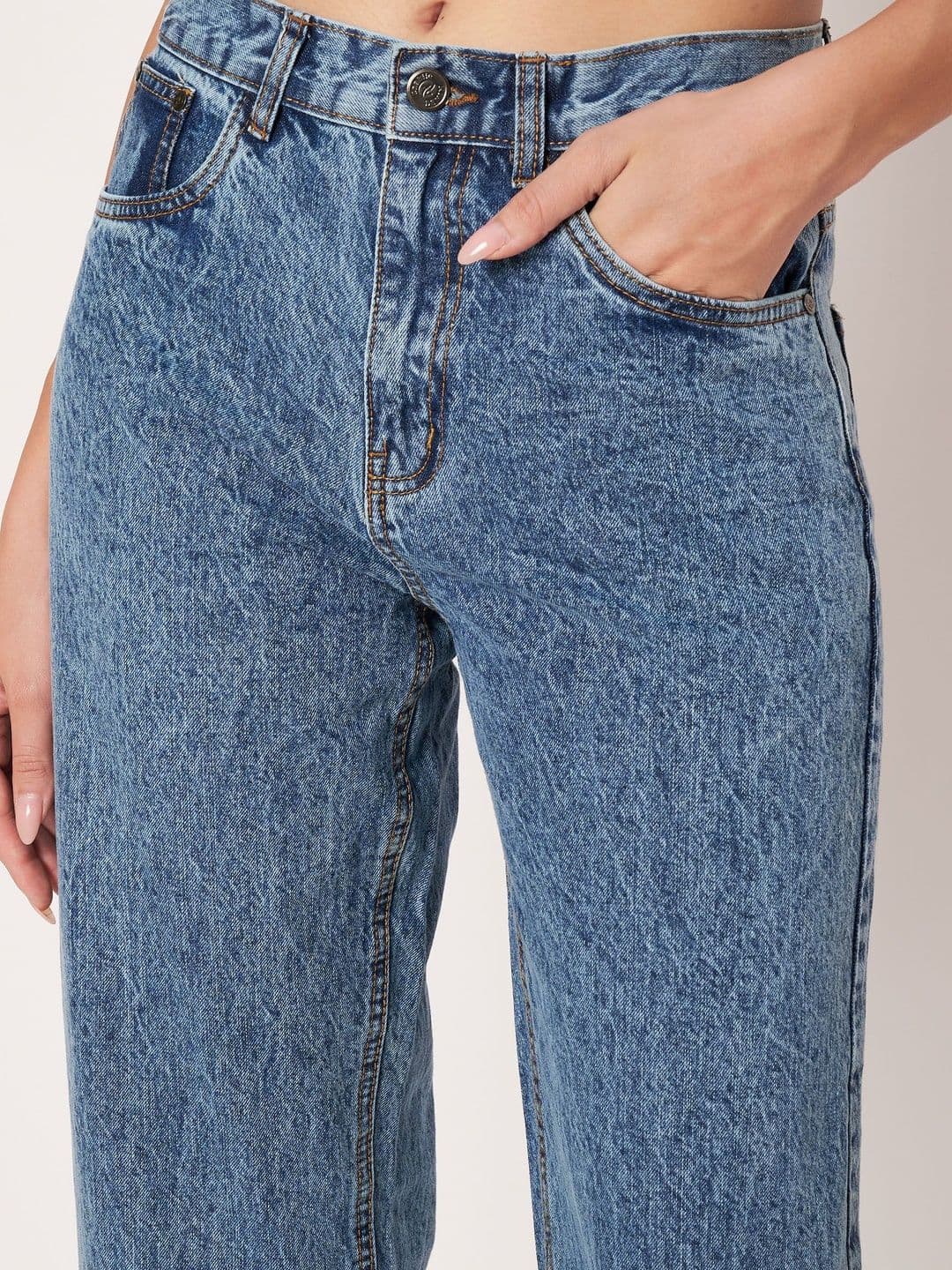 Zaahii Women Wide Leg High-Rise Light Fade Jeans thumbnail 5