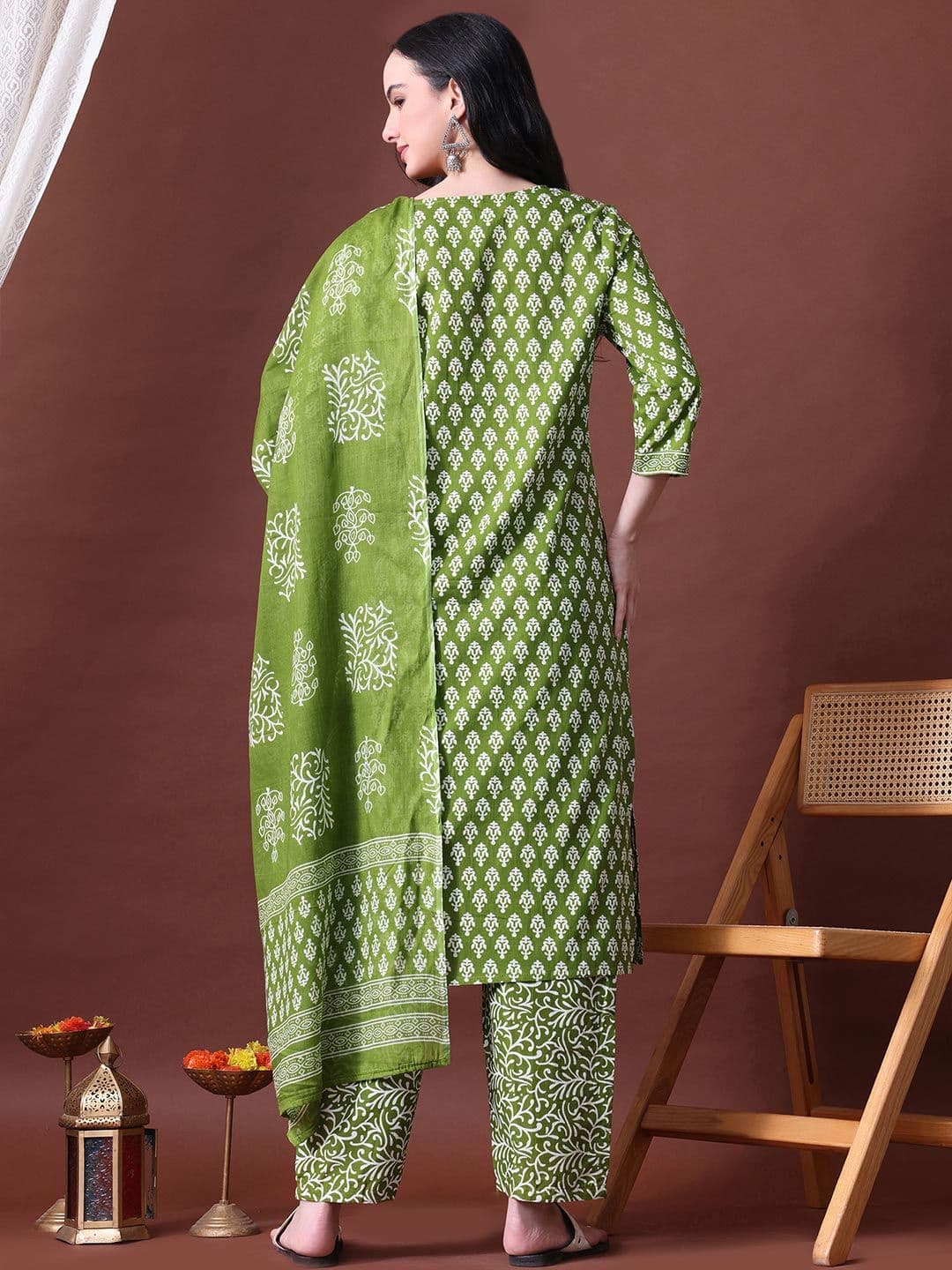 MEERA FAB Floral Printed Pure Cotton Kurta With Trousers & Dupatta thumbnail 7