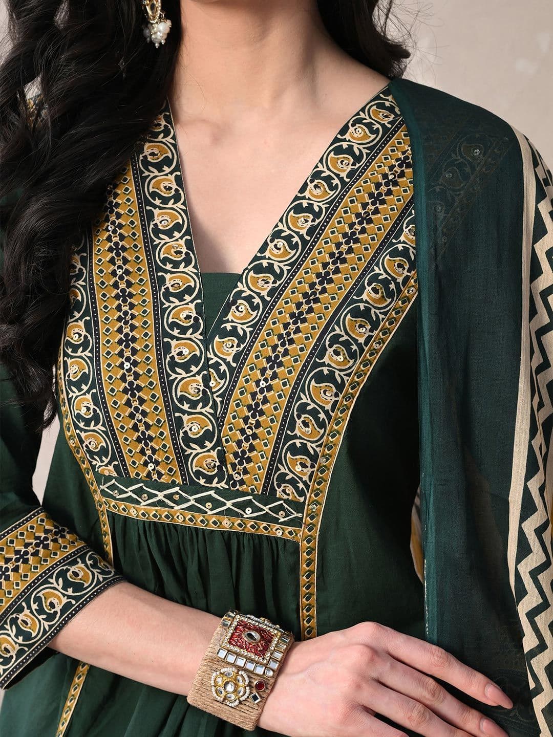 MEERA FAB Women Floral Printed Regular Sequinned Pure Cotton Kurta with Palazzos & With Dupatta thumbnail 5