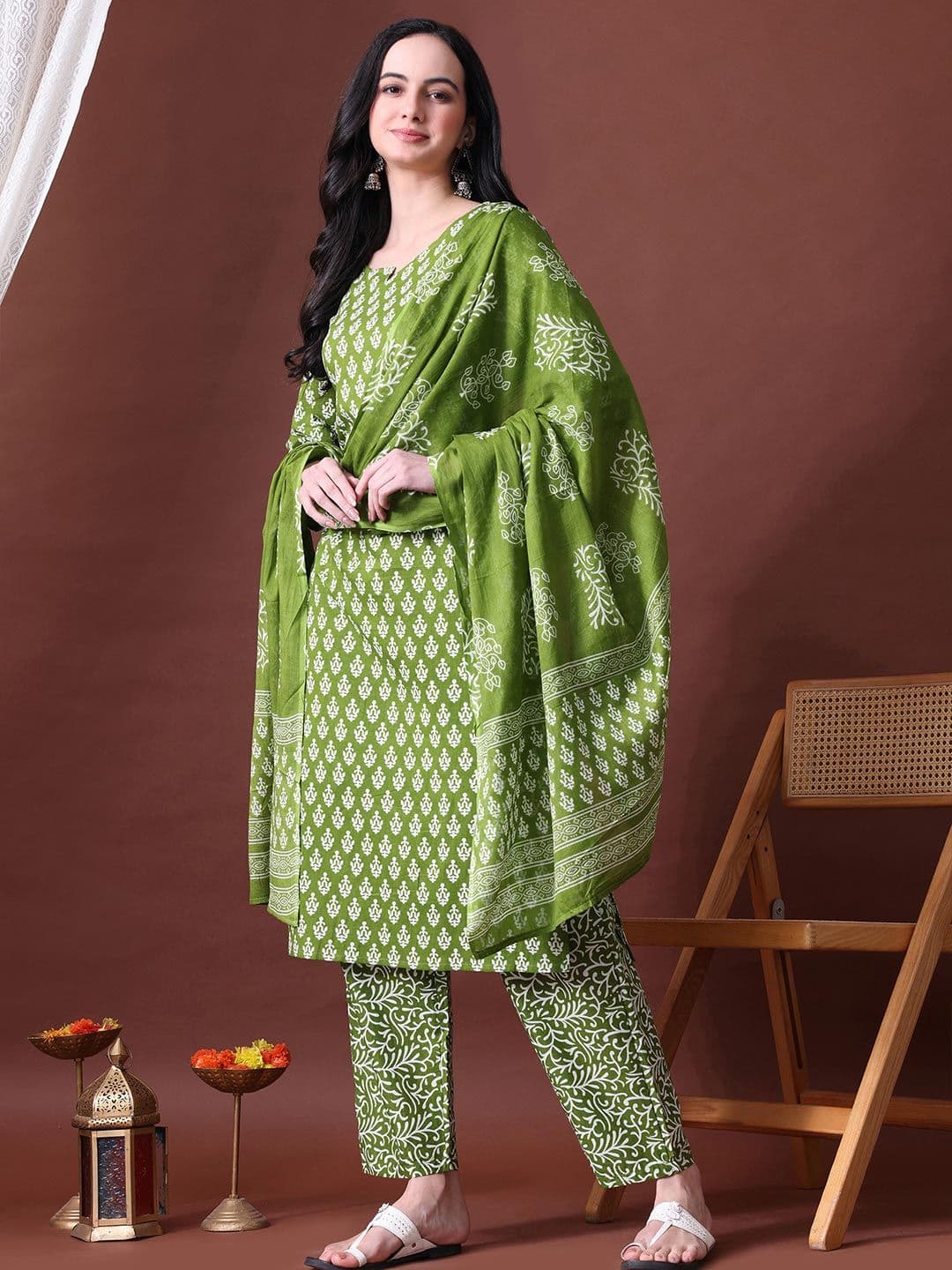 MEERA FAB Floral Printed Pure Cotton Kurta With Trousers & Dupatta thumbnail 6