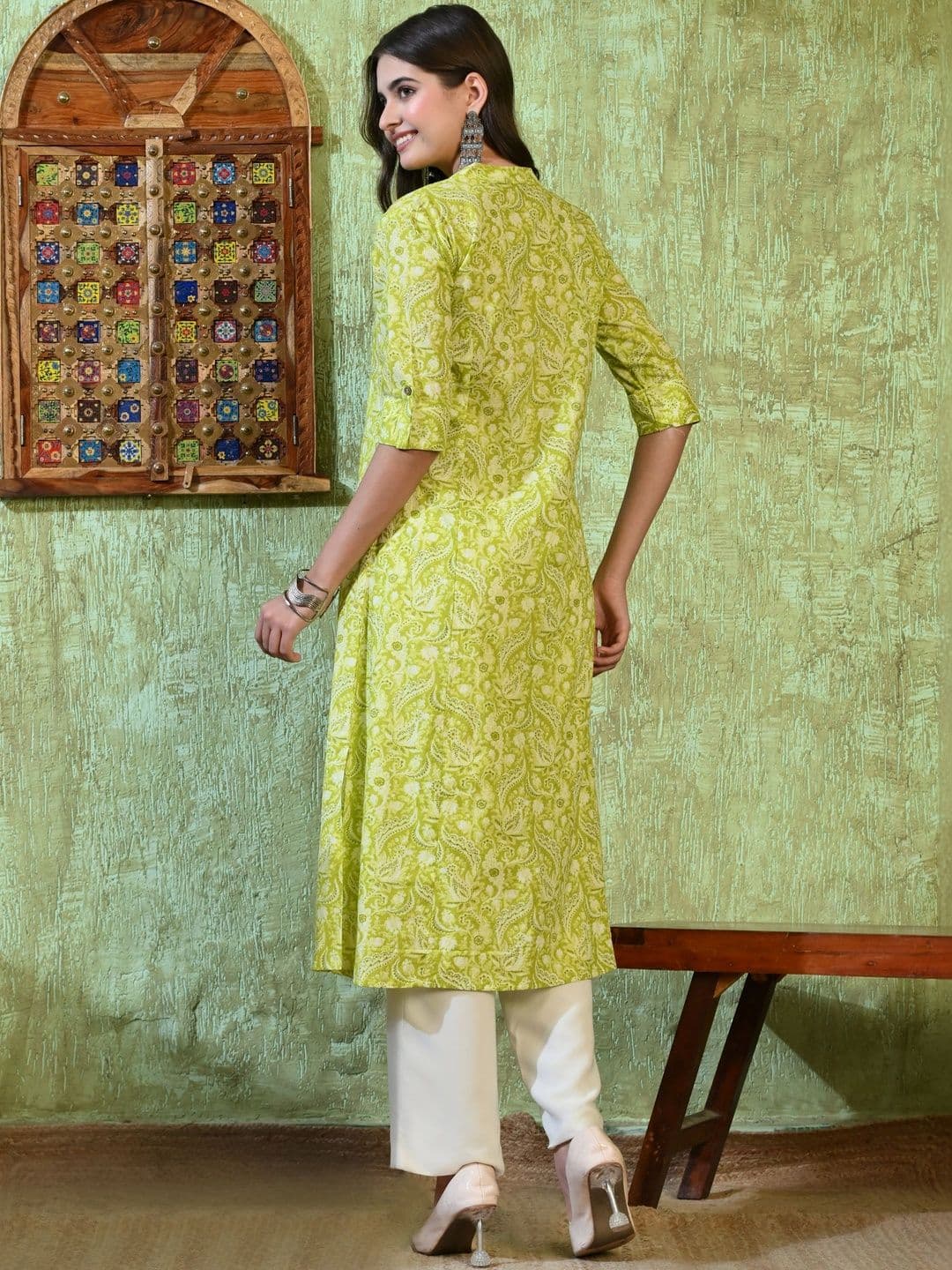 Tulsiram Women Paisley Printed Kurta thumbnail 7