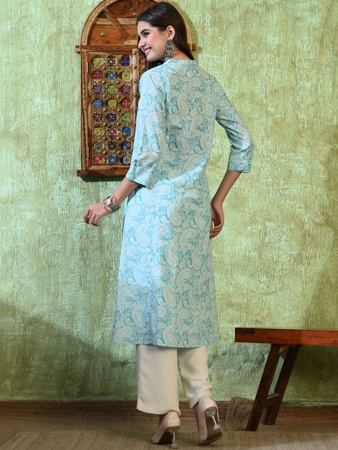Tulsiram Women Paisley Printed Kurta thumbnail 2