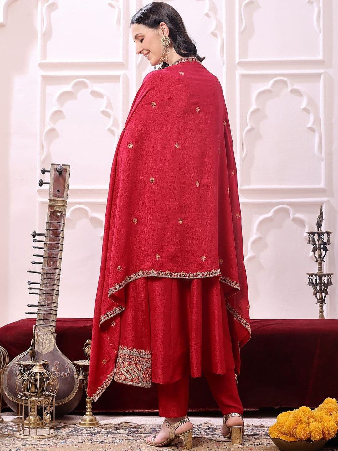 Berrylicious Women Ethnic Motifs Embroidered Panelled Thread Work Kurta with Trousers & With Dupatta thumbnail 4