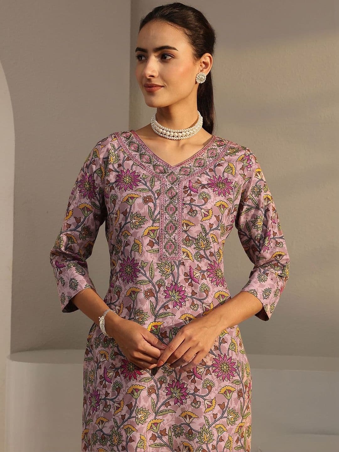 Gerua By Libas Libas Pink Floral Printed Straight Suit Set with Dupatta thumbnail 4