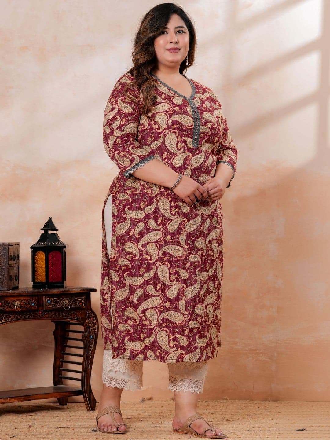 Wilshire Women Paisley Printed Thread Work Kurta thumbnail 7