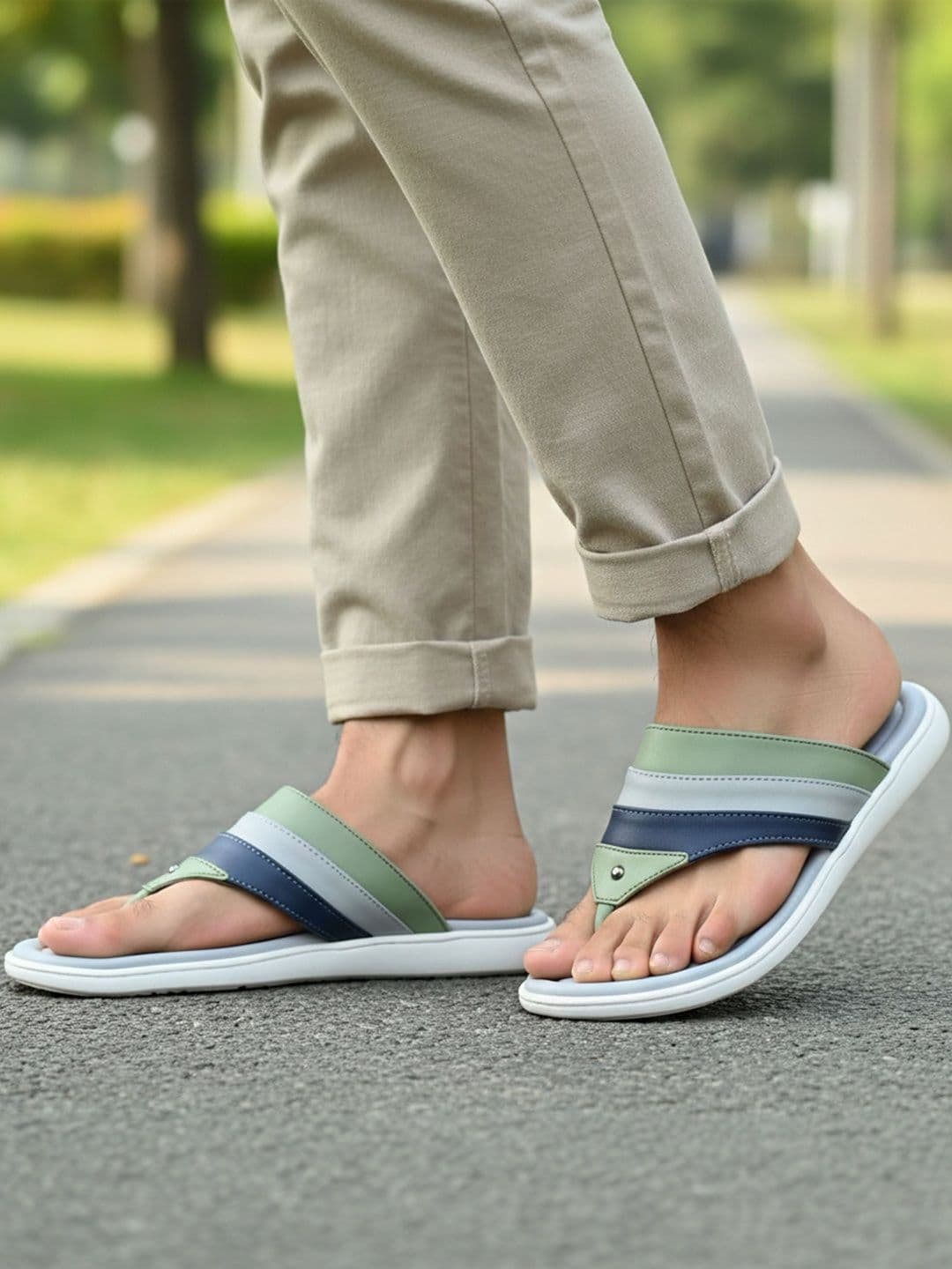 CALIBREL Men Colourblocked Thong Flip-Flops thumbnail 3
