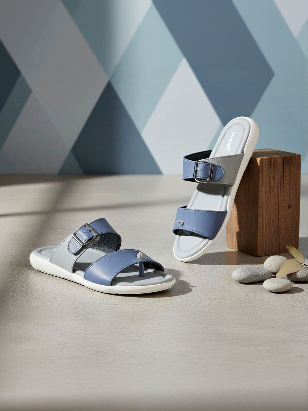 CALIBREL Men Colourblocked Thong Flip-Flops - view 1