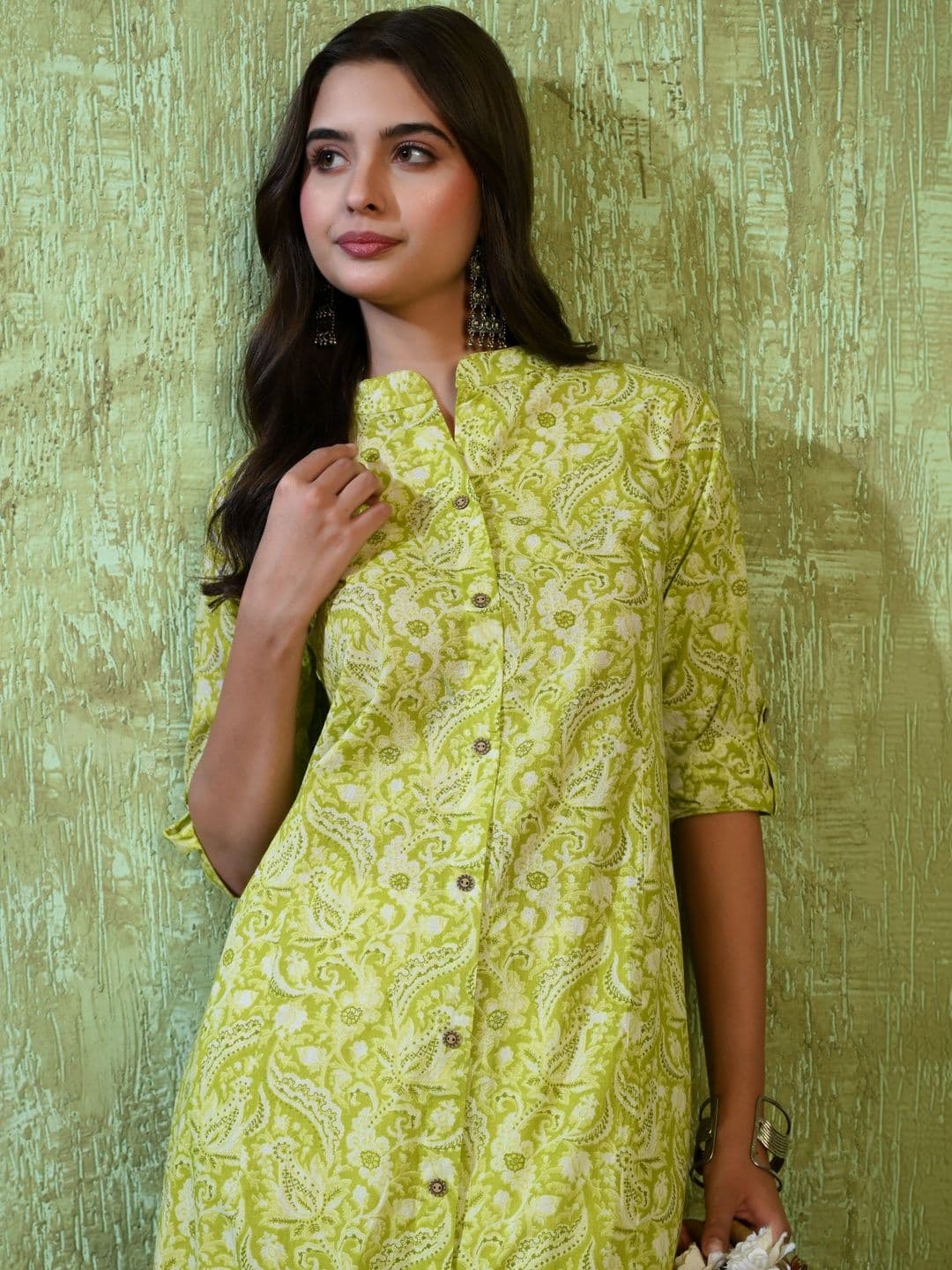 Tulsiram Women Paisley Printed Kurta thumbnail 4