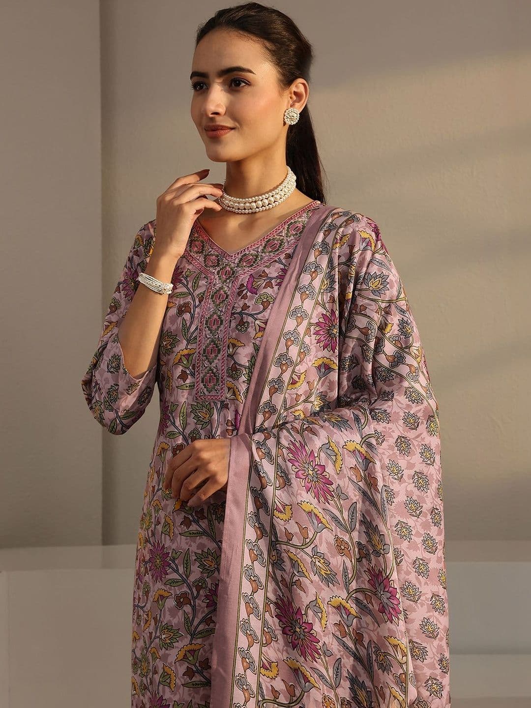 Gerua By Libas Libas Pink Floral Printed Straight Suit Set with Dupatta thumbnail 2