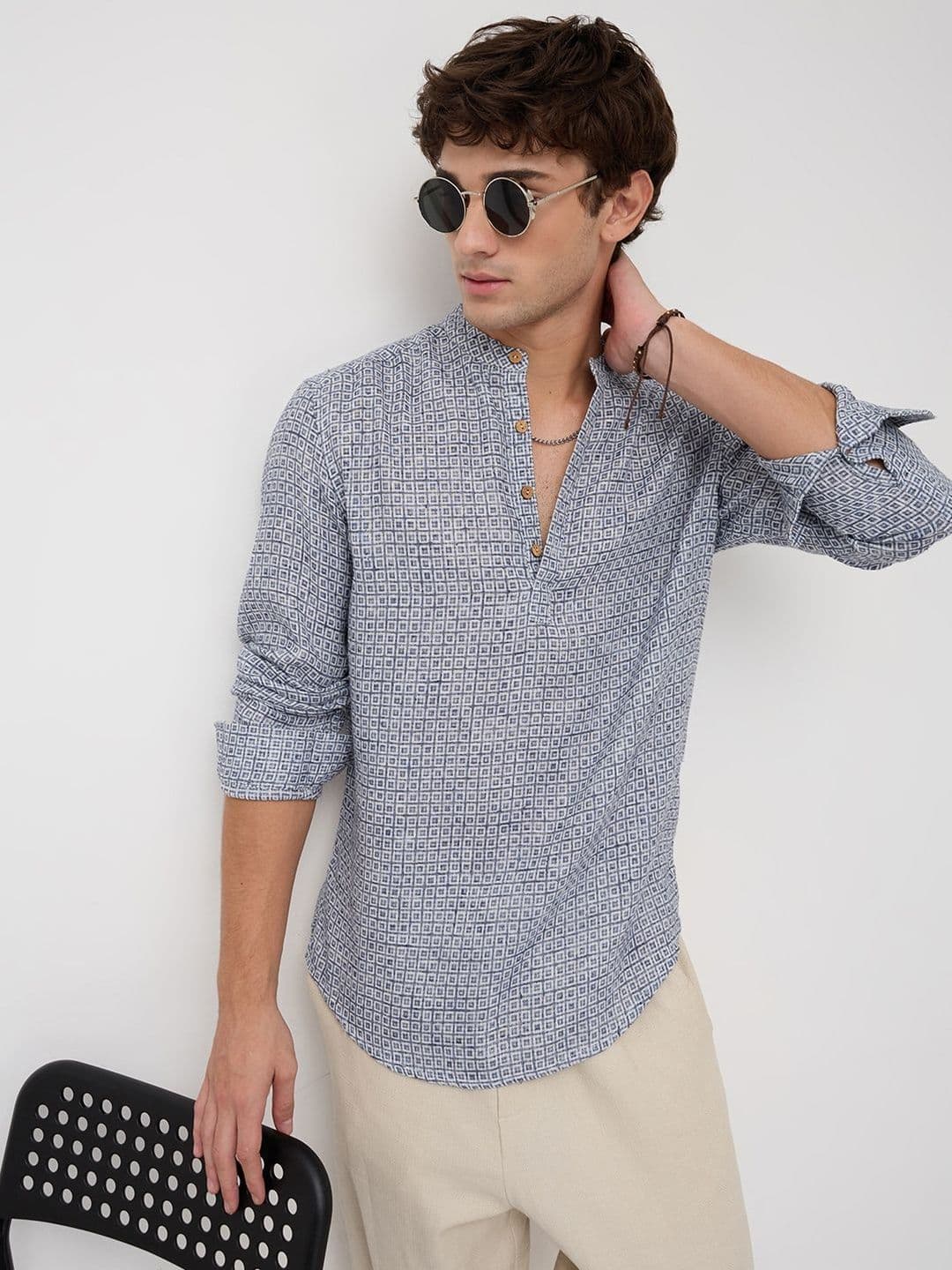 VASTRADO Navy Geometric Maze Textured Kurta thumbnail 4