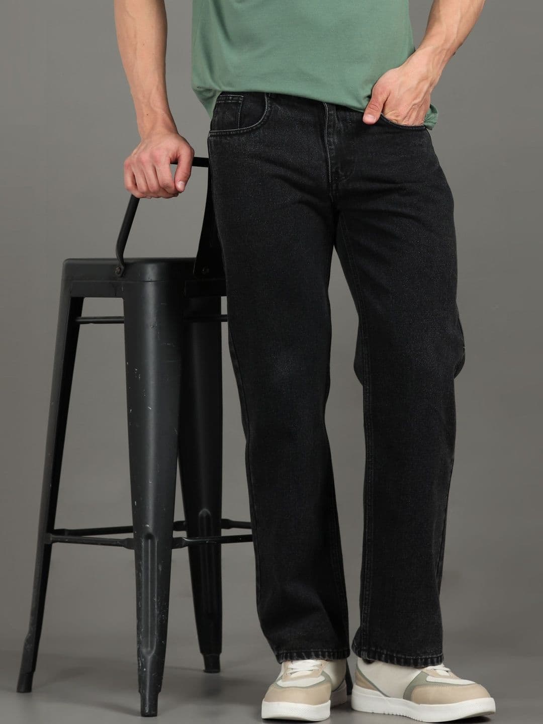 R.Code by The Roadster Life Co. Men Loose Mid-Rise Light Fade Jeans thumbnail 5