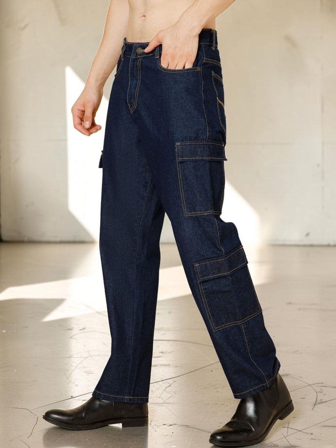 The Roadster Lifestyle Co Men Mid-Rise Straight Fit Jeans thumbnail 7