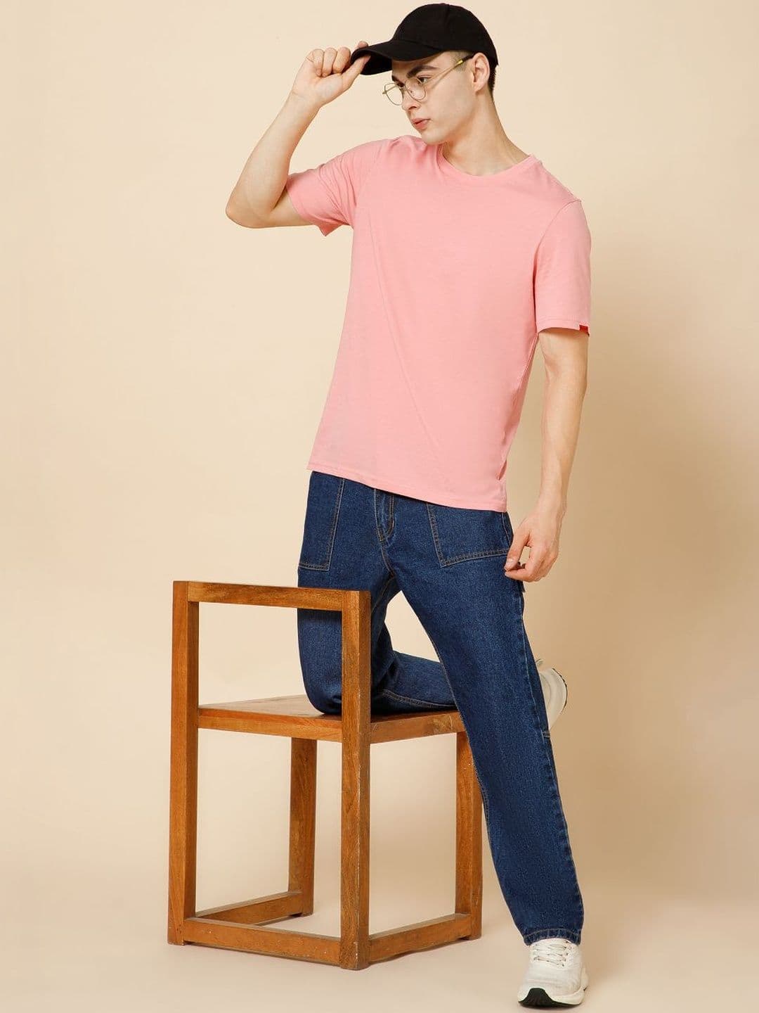 The Roadster Lifestyle Co Men Mid-Rise Straight Fit Jeans thumbnail 2