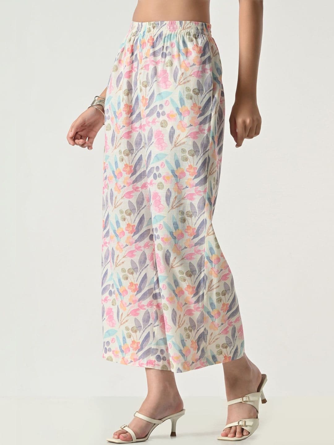 ALL WAYS YOU Women Floral Printed Flared Cropped Palazzos thumbnail 5