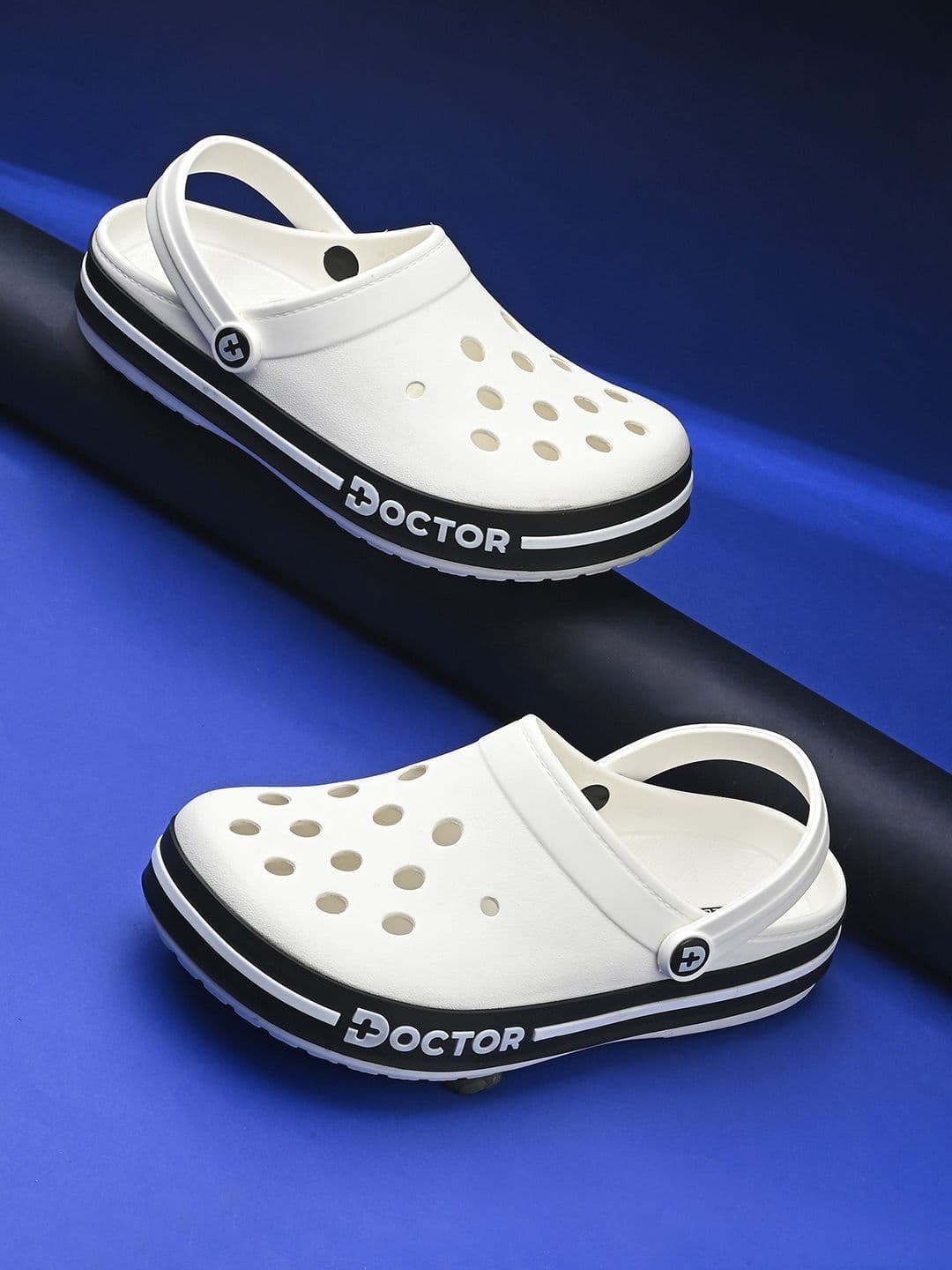DOCTOR FEEL SOFT Men Colourblocked Clogs - view 1