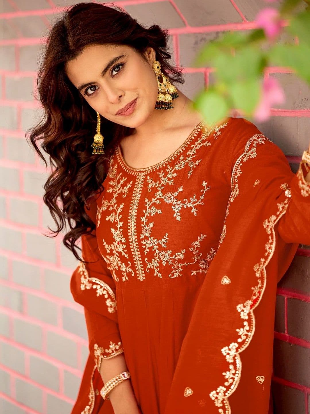 HERE&NOW Women Ethnic Motifs Embroidered Empire Thread Work Kurta with Trousers & With Dupatta thumbnail 4