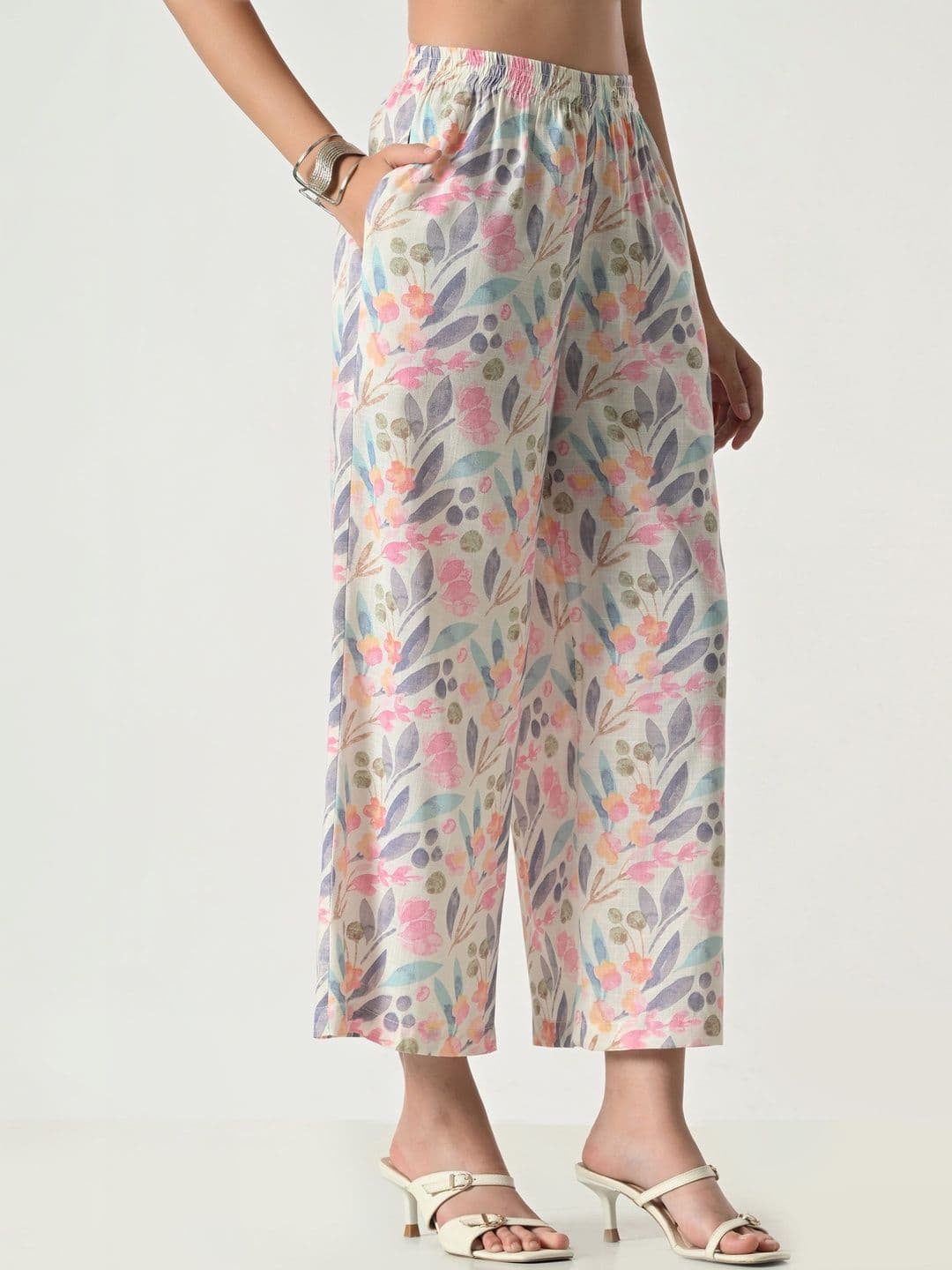 ALL WAYS YOU Women Floral Printed Flared Cropped Palazzos thumbnail 7