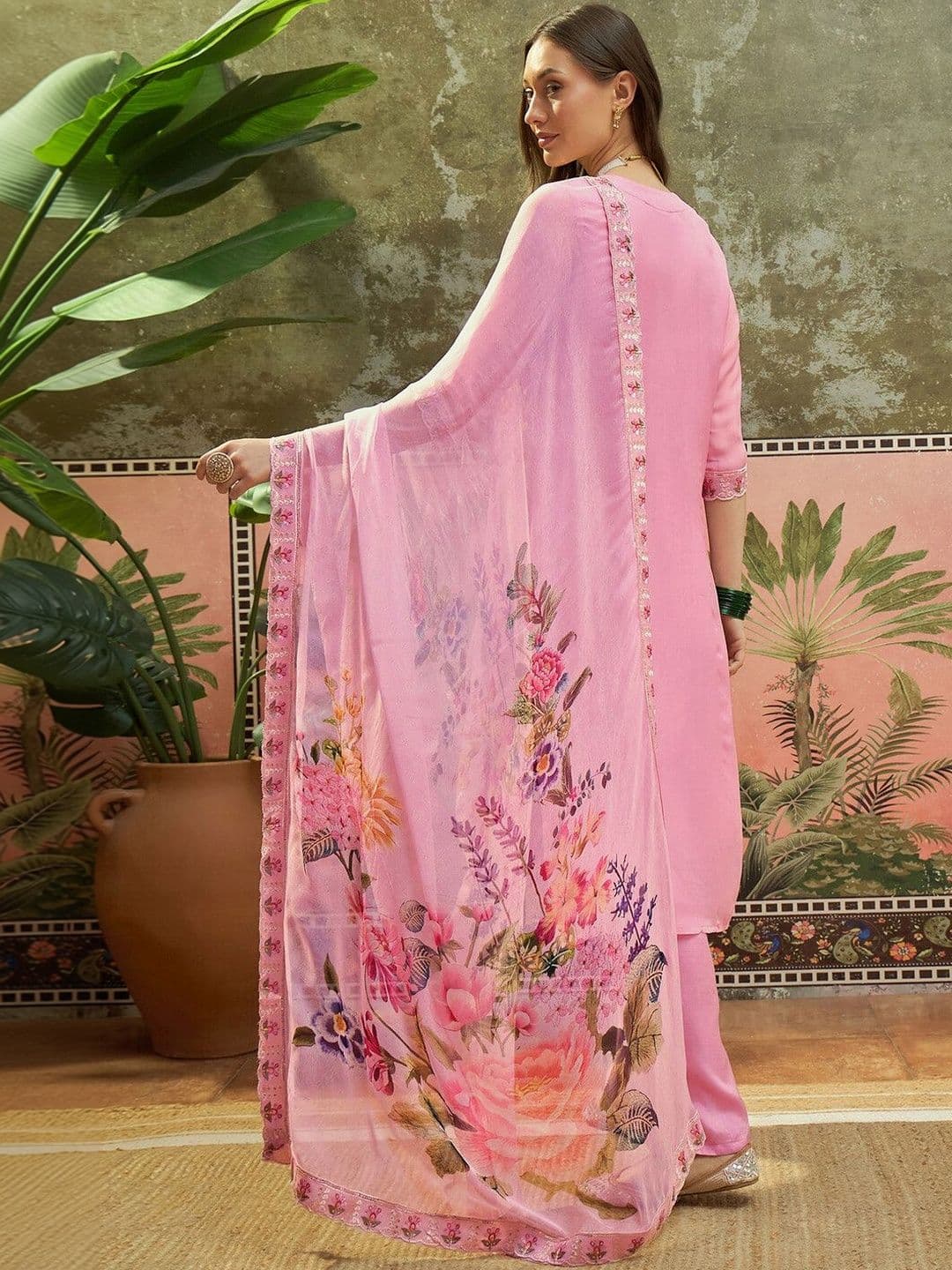 Sangria Women Kurta Sets thumbnail 2