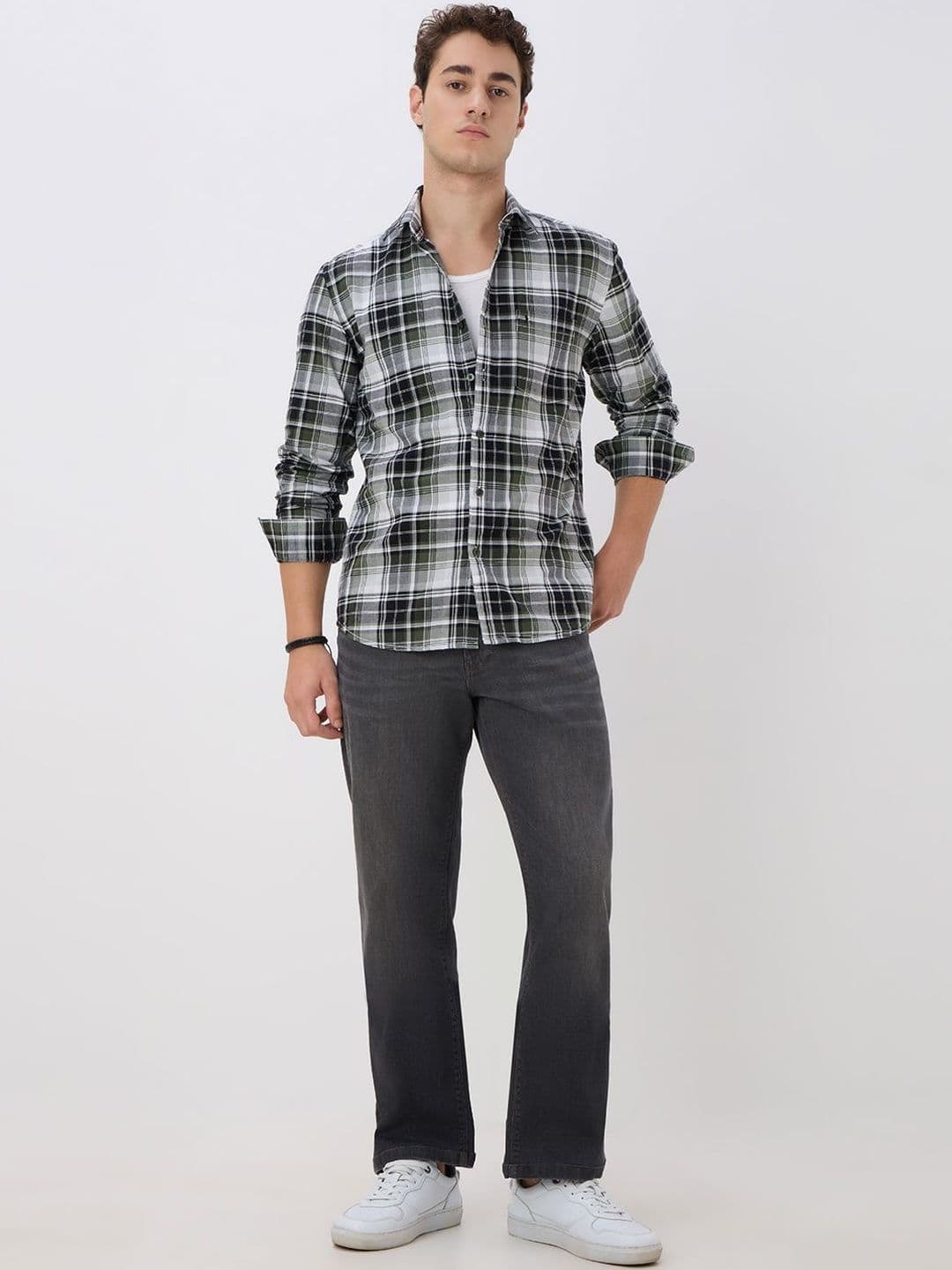 WERT Men Comfort Slim Fit Tartan Checks Checked Casual Shirt thumbnail 4