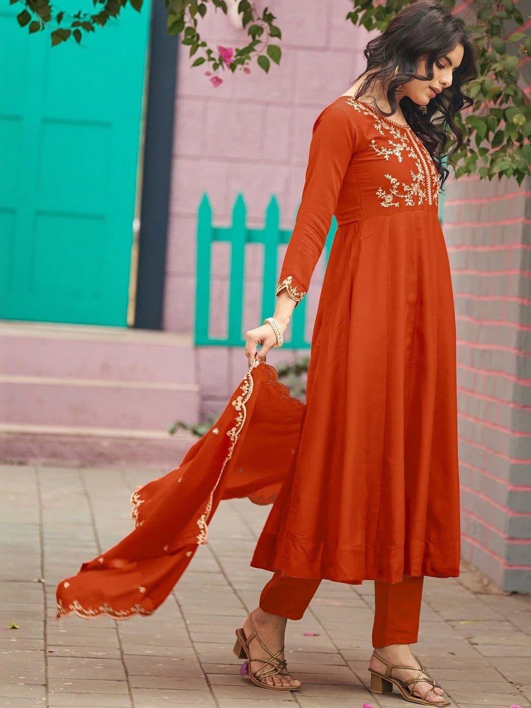 HERE&NOW Women Ethnic Motifs Embroidered Empire Thread Work Kurta with Trousers & With Dupatta thumbnail 3