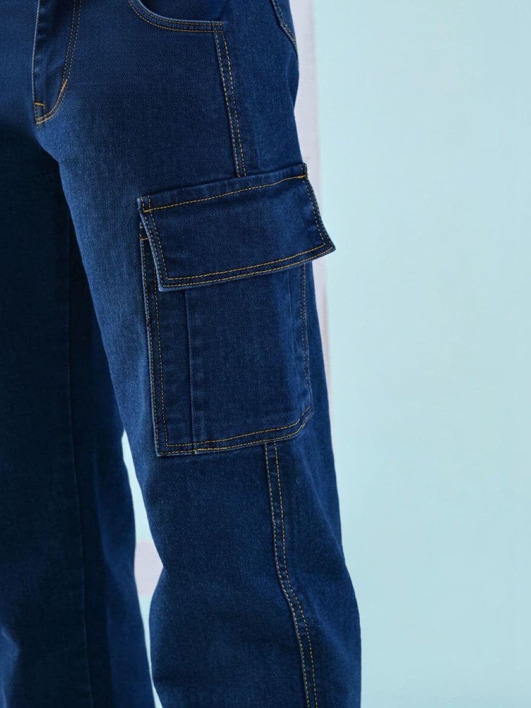 SZN Men Classic Relaxed Fit Mid-Rise Stretchable Jeans thumbnail 4
