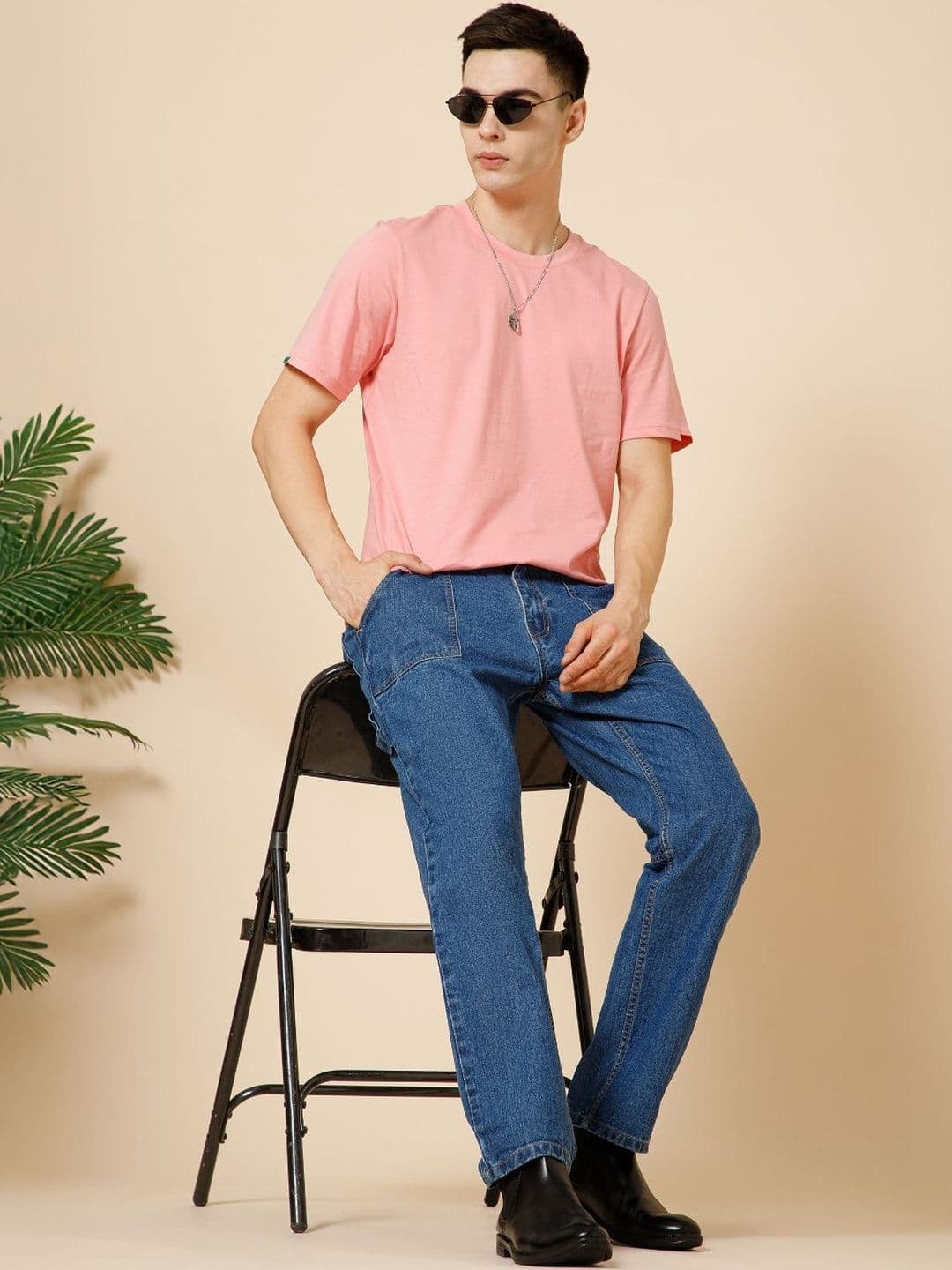 The Roadster Lifestyle Co Men Mid-Rise Straight Fit Jeans thumbnail 2