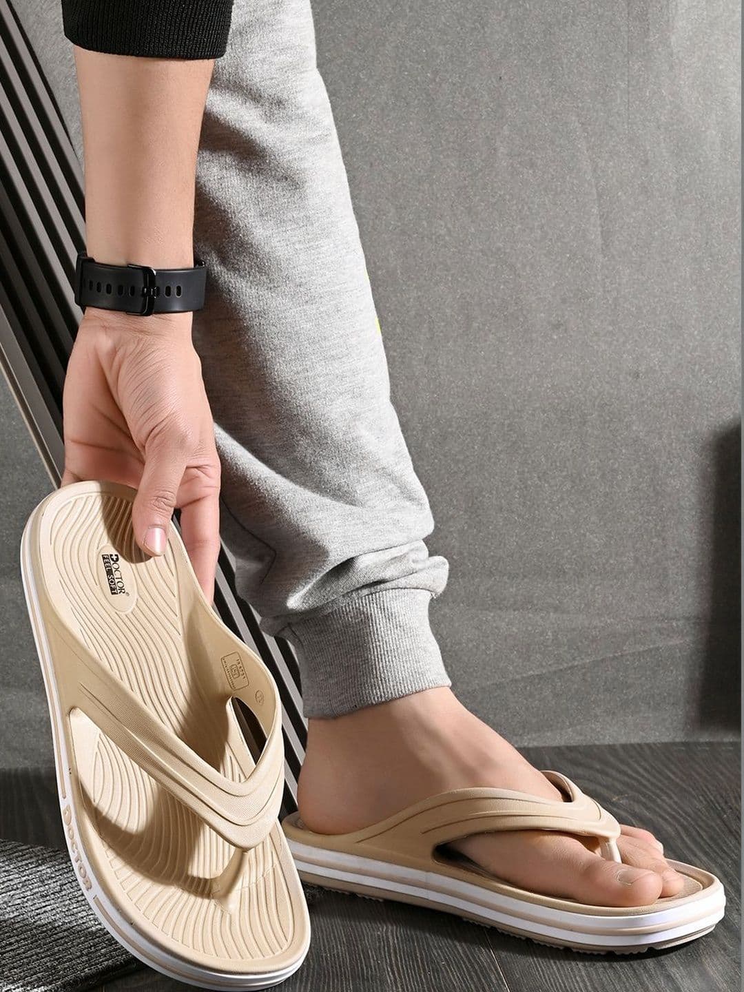 DOCTOR FEEL SOFT Men Thong Flip-Flops thumbnail 2