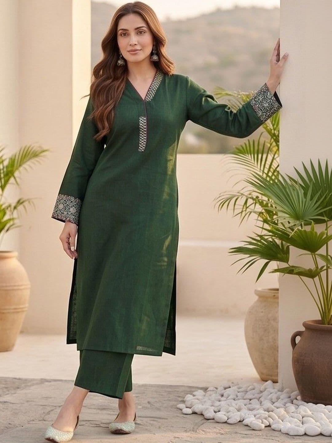 Varanga Women Ethnic Motifs Embroidered Regular Thread Work Kurta with Trousers - view 1