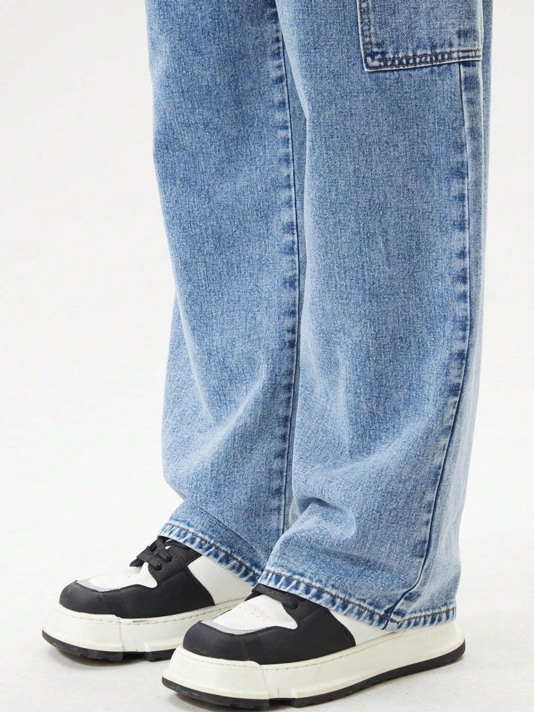 R.Code by The Roadster Life Co. Men Regular Fit High-Rise Light Fade Jeans thumbnail 3